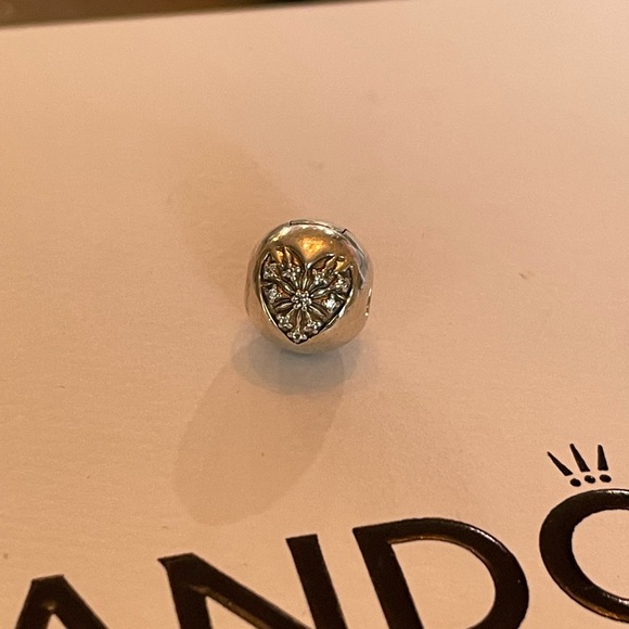 Authentic Pandora Heart of Winter Clip charm with sterling and cz retired HTF - Picture 3 of 6